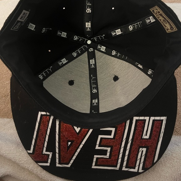 Miami Heat 9Fifty Women’s Snapback - Picture 4 of 5